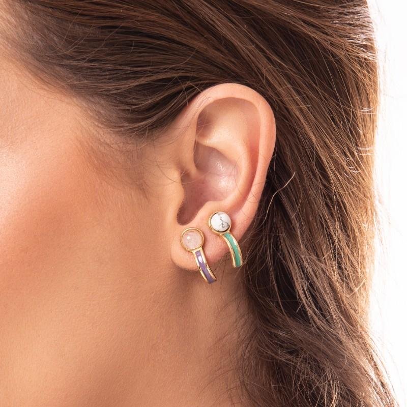 BRINCO FOLHEADO A OURO COM ESMALTE LILÁS