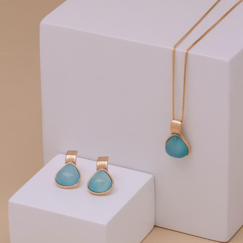 CONJUNTO FOLHEADO A OURO