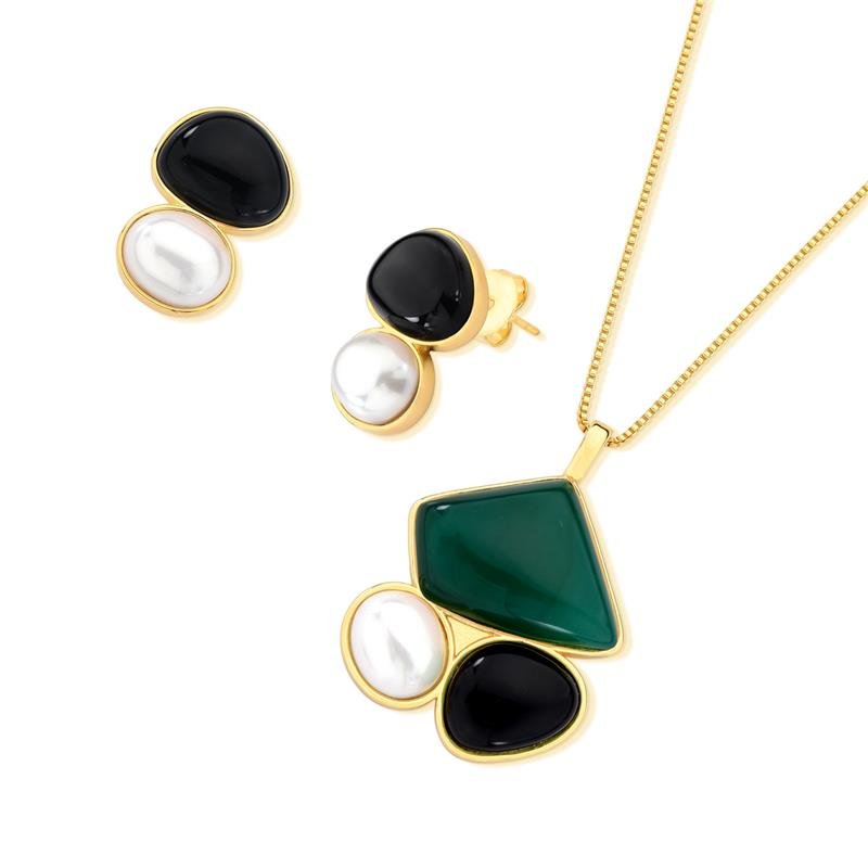 CONJUNTO FOLHEADO A OURO