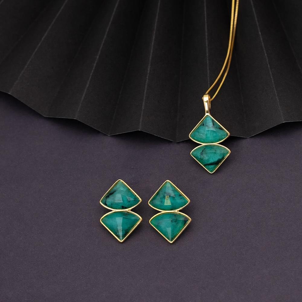 CONJUNTO FOLHEADO A OURO