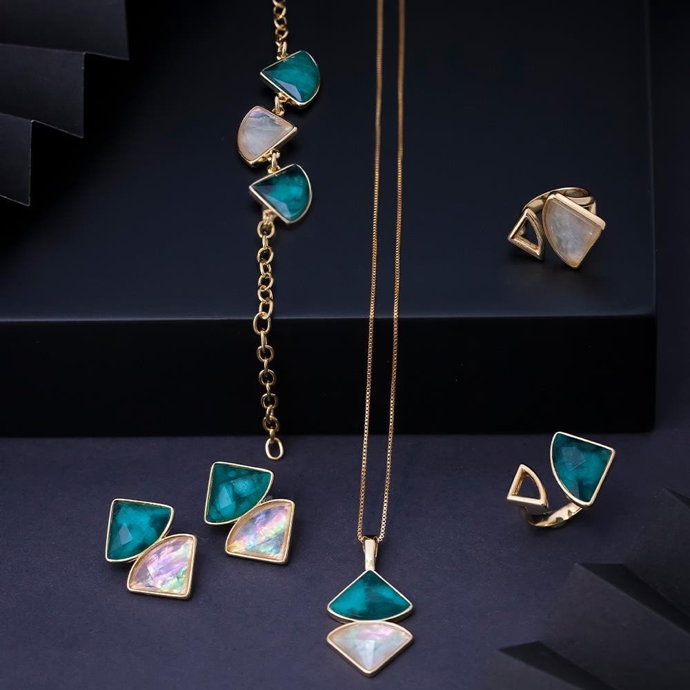 CONJUNTO FOLHEADO A OURO