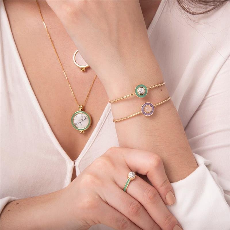 PULSEIRA FOLHEADO A OURO COM ESMALTE LILÁS
