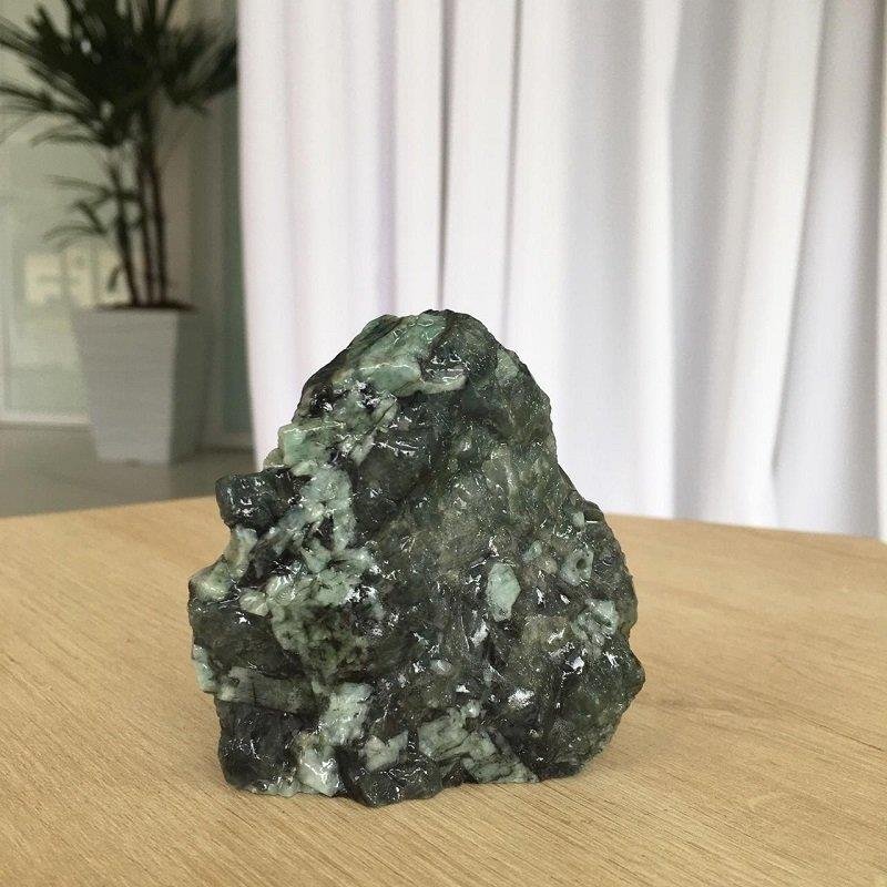 PEDRA BRUTA ESMERALDA